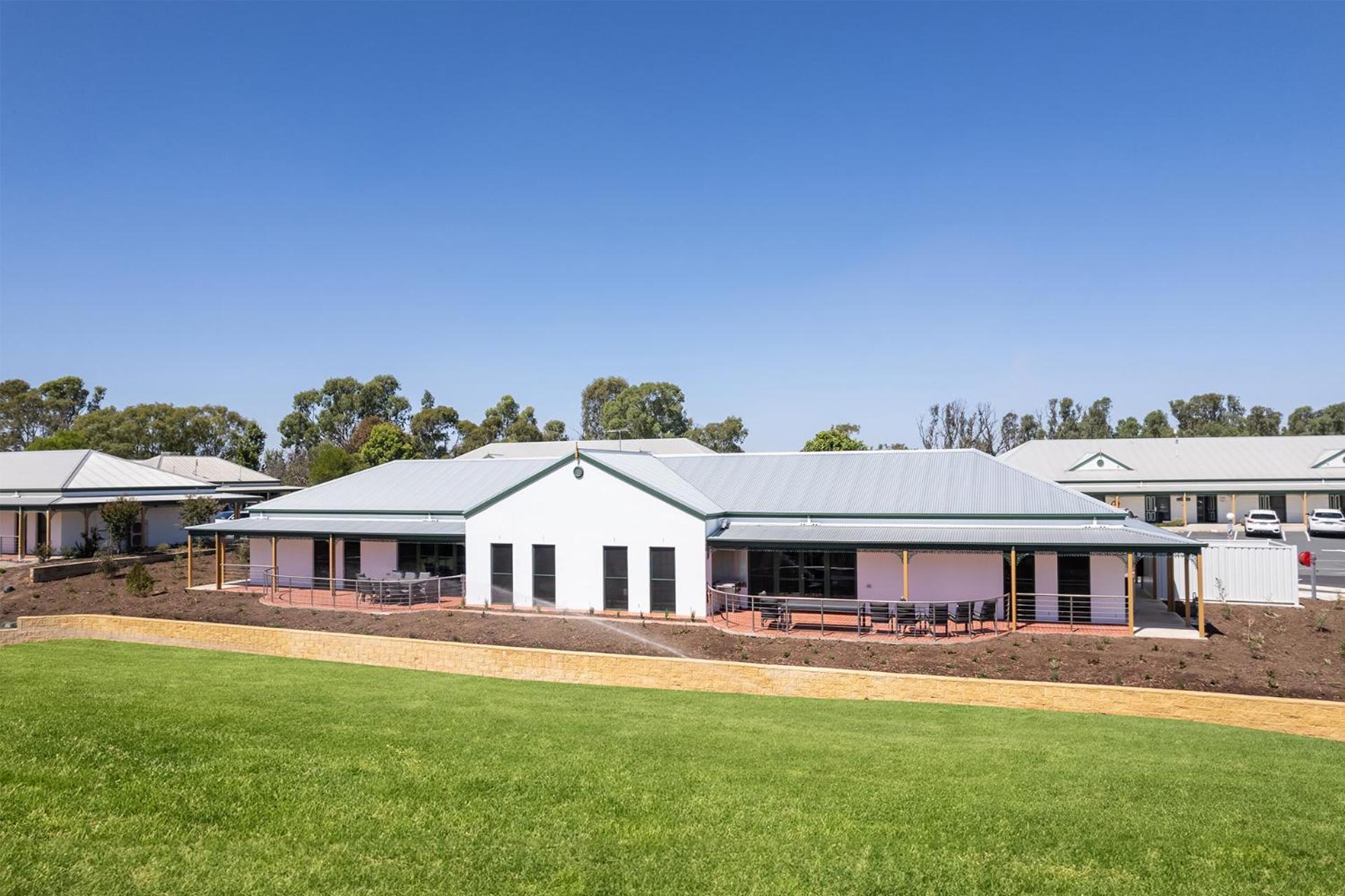 Yarrawonga Mulwala Golf Club Hotel Bagian luar foto The new hospital at Wagga Wagga