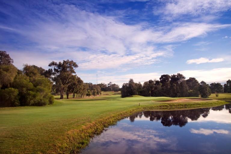 Yarrawonga Mulwala Golf Club Hotel Bagian luar foto The 18th hole at the 2007 PGA Championship
